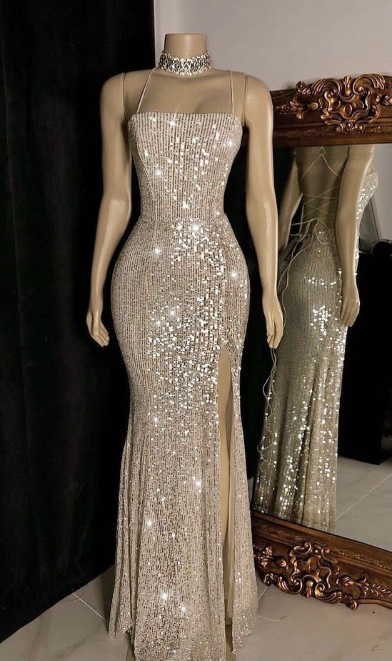 Robe de bal sirène à paillettes et dos croisé avec fente