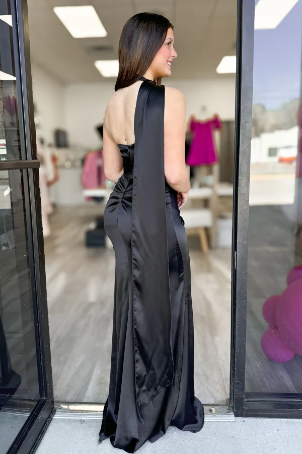 Elegant Sheath Halter Sleeveless Ruched Pleated High Side Slit and Train Evening Gown Formal Prom Dress Cocktail Gown