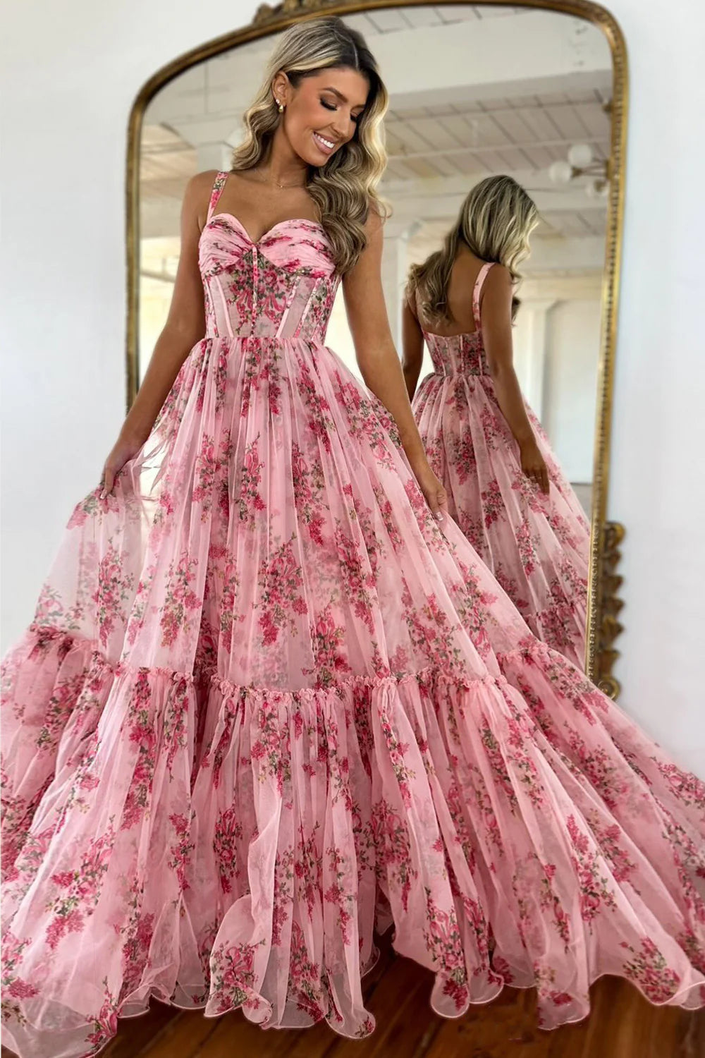 Robe de bal longue en tulle imprimé rose romantique, coupe trapèze, bretelles spaghetti