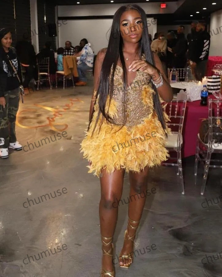 Robe de bal courte dorée pour fille noire