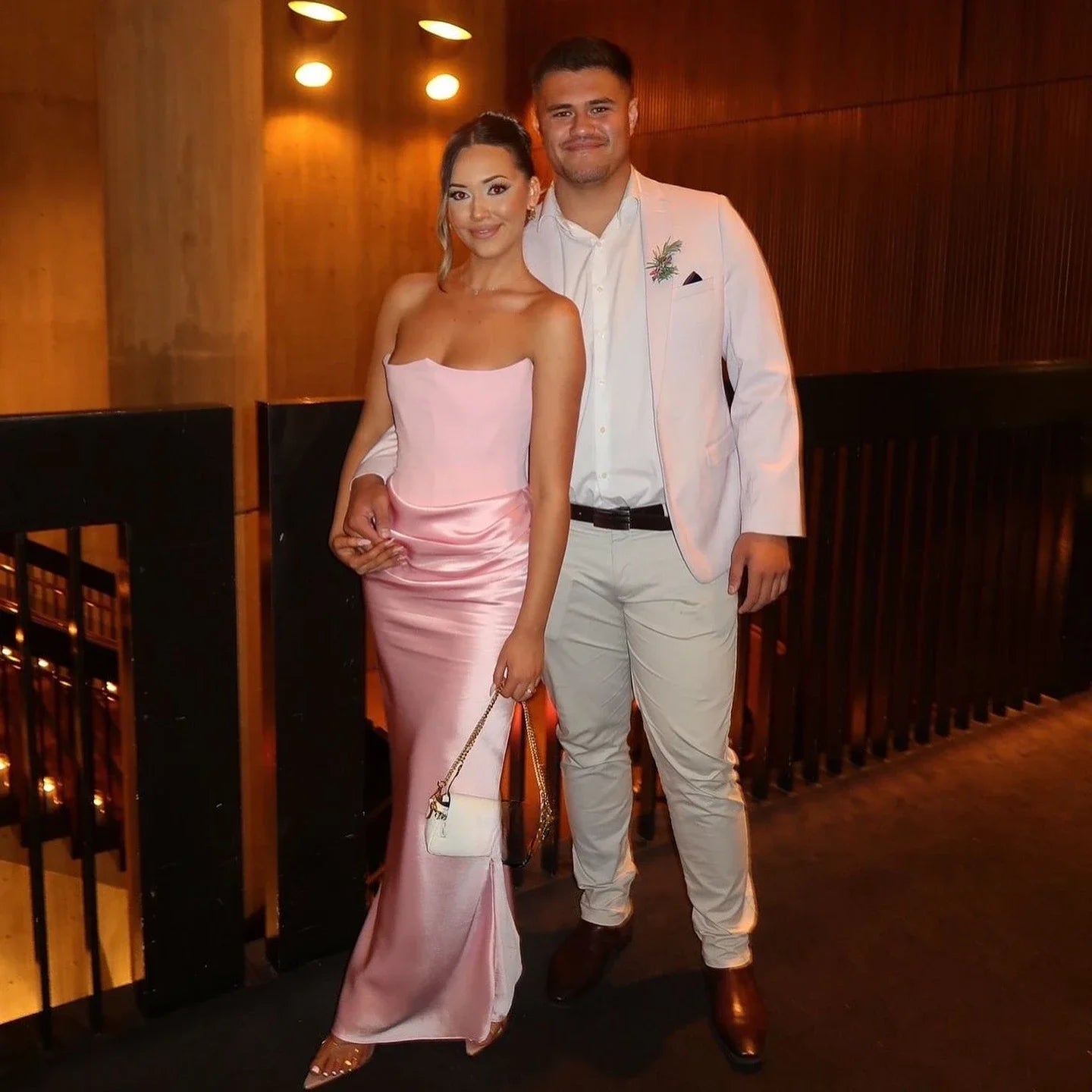 Vestido de noche sin tirantes de invierno para mujer, vestido maxi rosa con corsé, elegante vestido largo de satén para fiesta de gala nocturna.