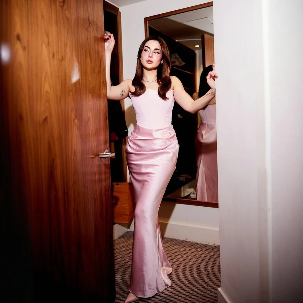 Vestido de noche sin tirantes de invierno para mujer, vestido maxi rosa con corsé, elegante vestido largo de satén para fiesta de gala nocturna.