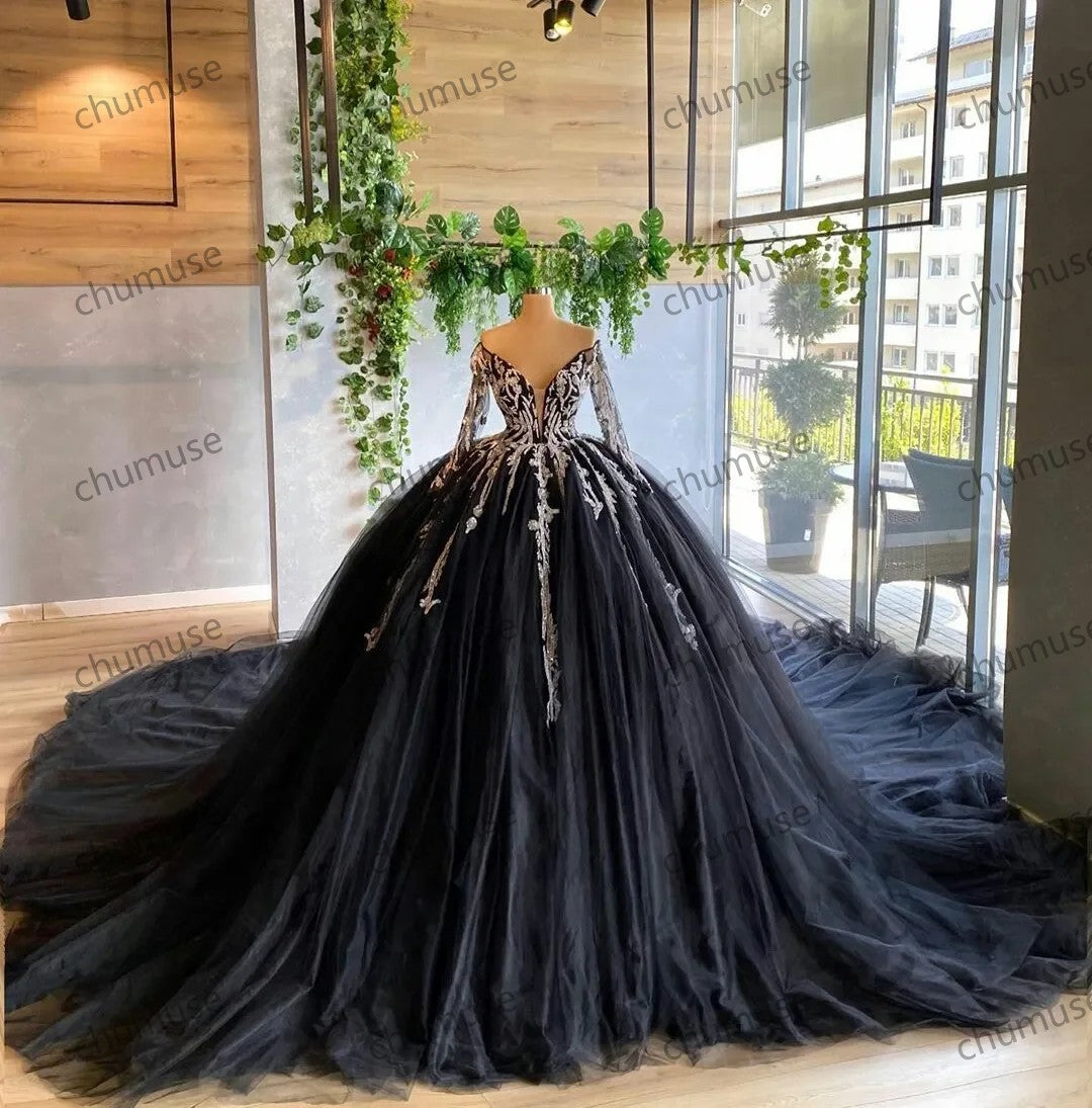Vestido de quinceañera negro con hombros descubiertos, manga larga, apliques de encaje