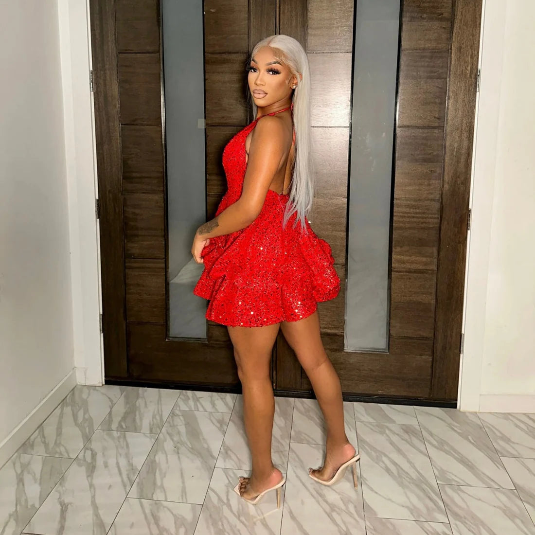 فستان قصير لحفلات التخرج وحفلات أعياد الميلاد وفساتين سهرة مخصصة