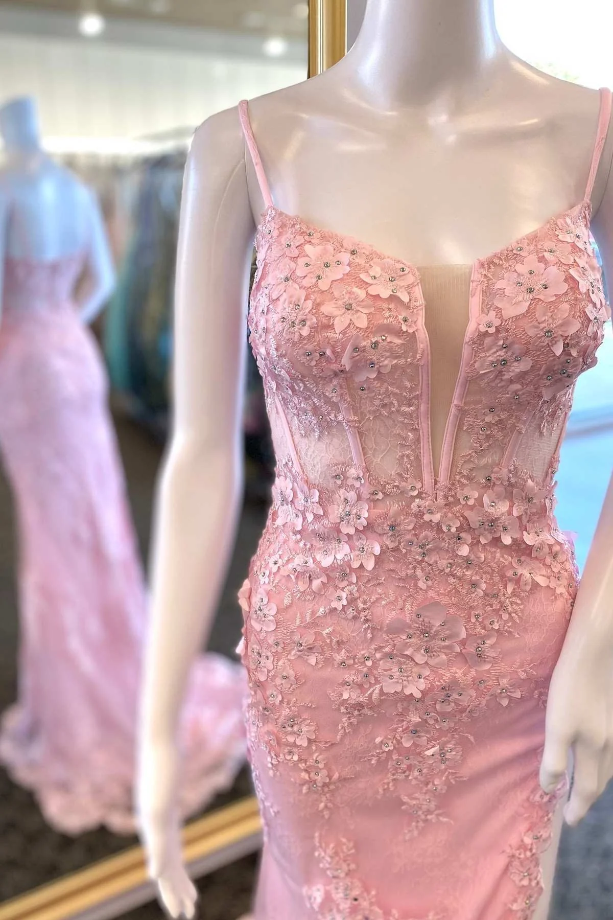 Robe de bal longue sirène rose à bretelles en dentelle florale