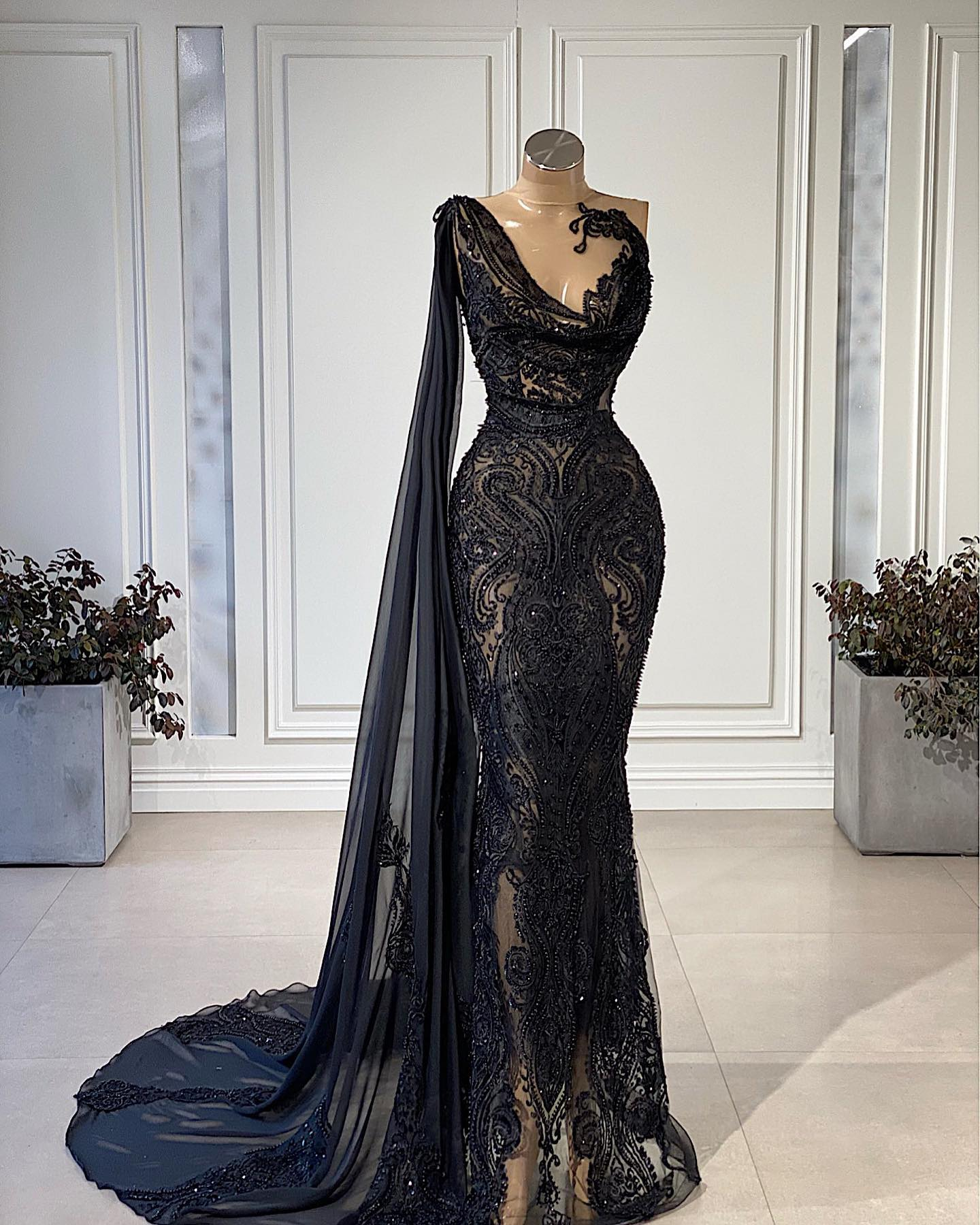 Robe de soirée noire luxueuse à col transparent, robe de bal élégante pour femmes, traîne à paillettes, appliques en dentelle, robes de gala