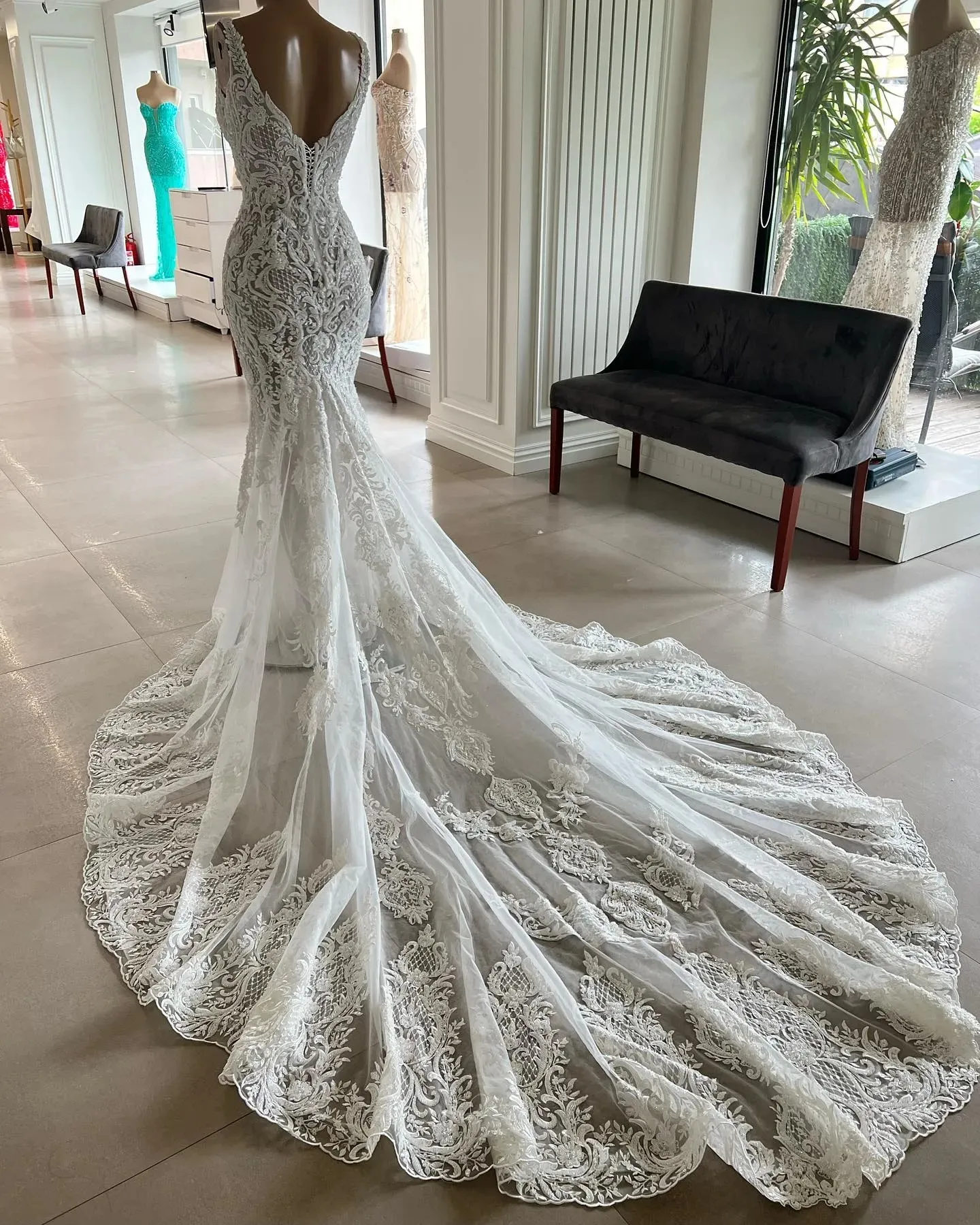 Robe de mariée sirène élégante en dentelle, col en V, avec appliques en dentelle, robe de soirée champêtre
