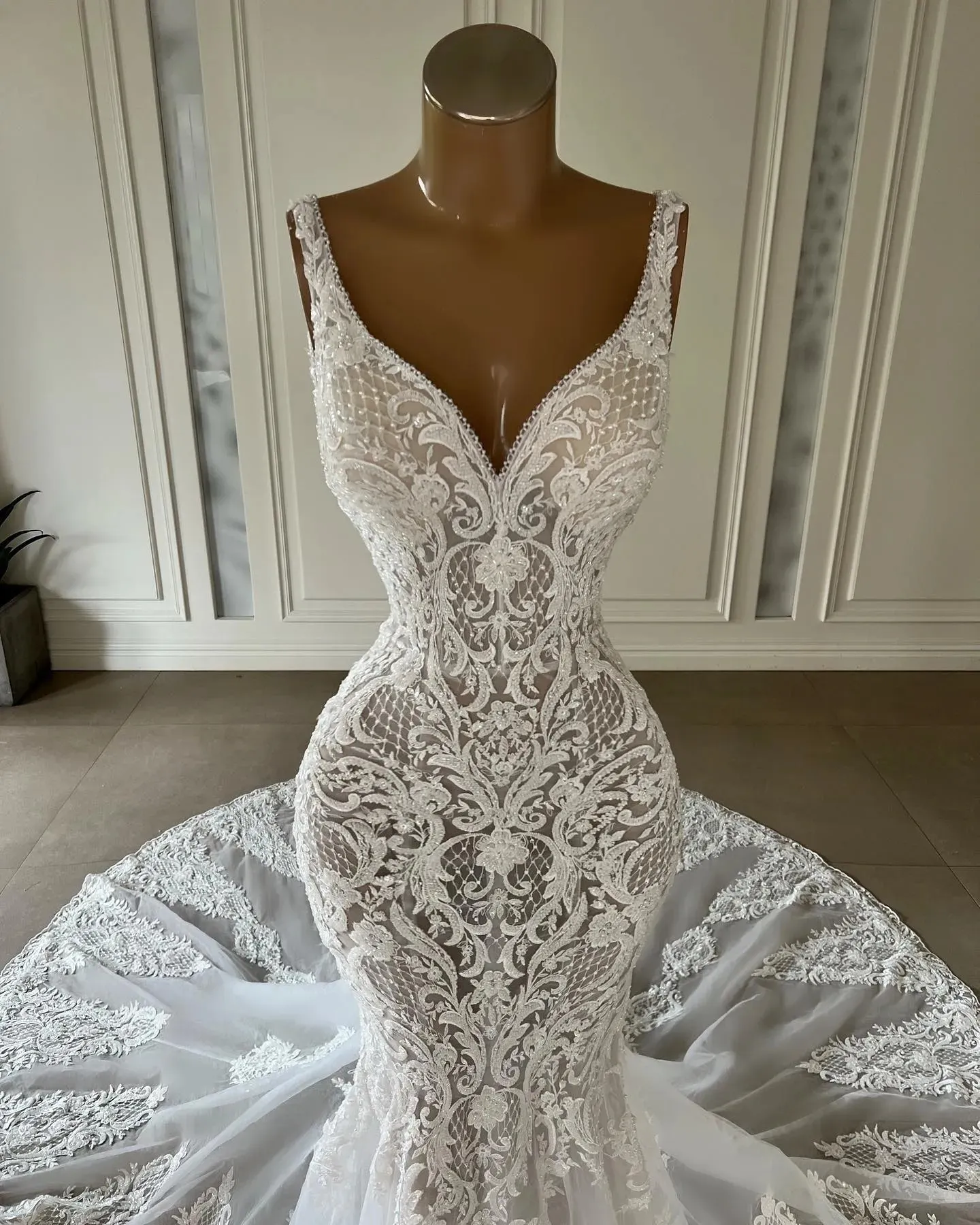 Robe de mariée sirène élégante en dentelle, col en V, avec appliques en dentelle, robe de soirée champêtre