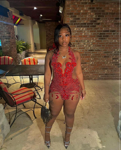 Nuevos vestidos de fiesta cortos sexis de malla transparente negros para chicas, de lujo, con brillantes diamantes rojos, para cócteles y fiestas de cumpleaños.