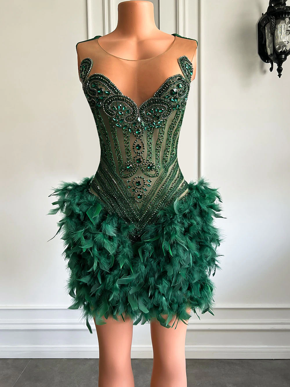 Vestidos de fiesta formales de lujo para niñas negras, color verde esmeralda, con plumas, para mujer, vestido de graduación corto 