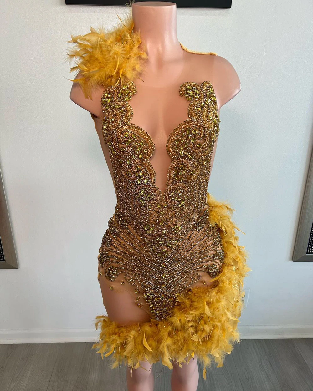 Vestidos de fiesta de cumpleaños sexys, transparentes, de malla transparente, con brillantes, de lujo, dorados, con diamantes negros, para niñas, vestidos de graduación cortos con plumas 