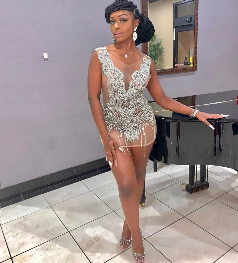 Robe de bal courte élégante à strass, col transparent, ajustée, pour femme, tenue d'anniversaire à pompons, noire, pour filles 