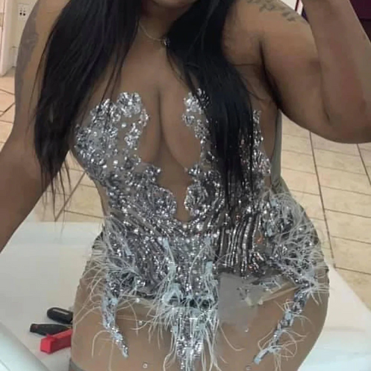 Vestidos de fiesta cortos transparentes y sexys de color negro con lentejuelas brillantes y plumas para mujer, minivestidos de cóctel personalizados para fiesta de cumpleaños. 