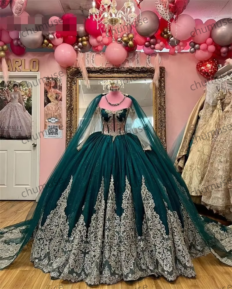 Vestidos de quinceañera de princesa verde esmeralda con apliques de lentejuelas de capa para fiesta de graduación de 16 años 