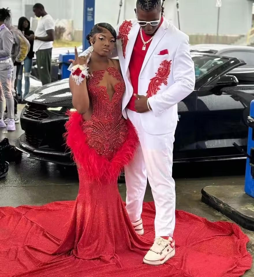 Luxury Red African American Long Prom Dresses For Black Girls Mermaid Sparkly Feather Crystals Party Evening Gown Customized