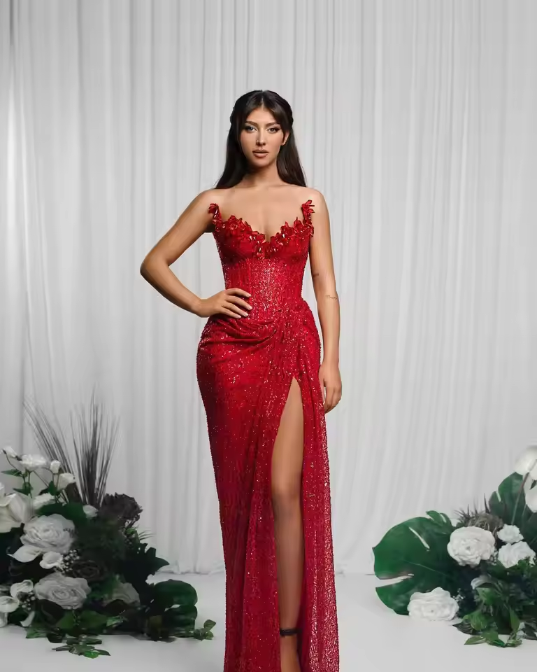 فستان نسائي مثير أحمر لامع من الكريستال والترتر، فساتين المشاهير الفاخرة الأنيقة، حفلات المساء وأعياد الميلاد والنوادي الليلية، زي المسرح