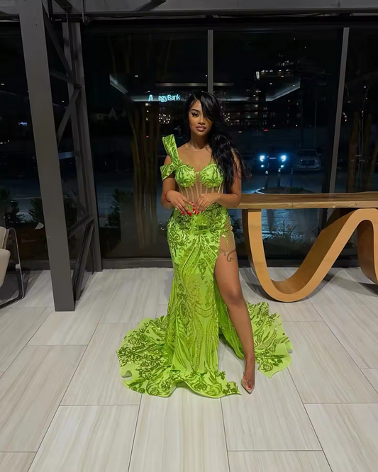 Sparkly Sequined Mermaid Prom Dresses Lace Evening Dress Side Split Sheer Jewel Neckline Special Occasions Dress