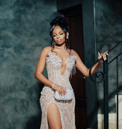 فستان سهرة طويل لامع برقبة على شكل حرف V للفتيات ذوات البشرة السمراء، فساتين حفلات أعياد الميلاد المرصعة بالترتر، فساتين سهرة بفتحة عالية من الكريستال مطرزة حسب الطلب