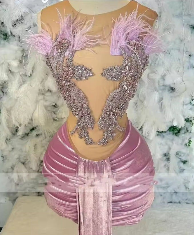 Sexy Black See Thru O Neck Velvet Short Prom Dresses 2025 Blackgirls Beaded Rhinestones Feathers With Train Homcoming Dress