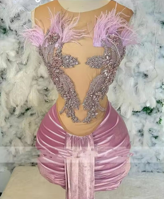 Sexy Black See Thru O Neck Velvet Short Prom Dresses 2025 Blackgirls Beaded Rhinestones Feathers With Train Homcoming Dress