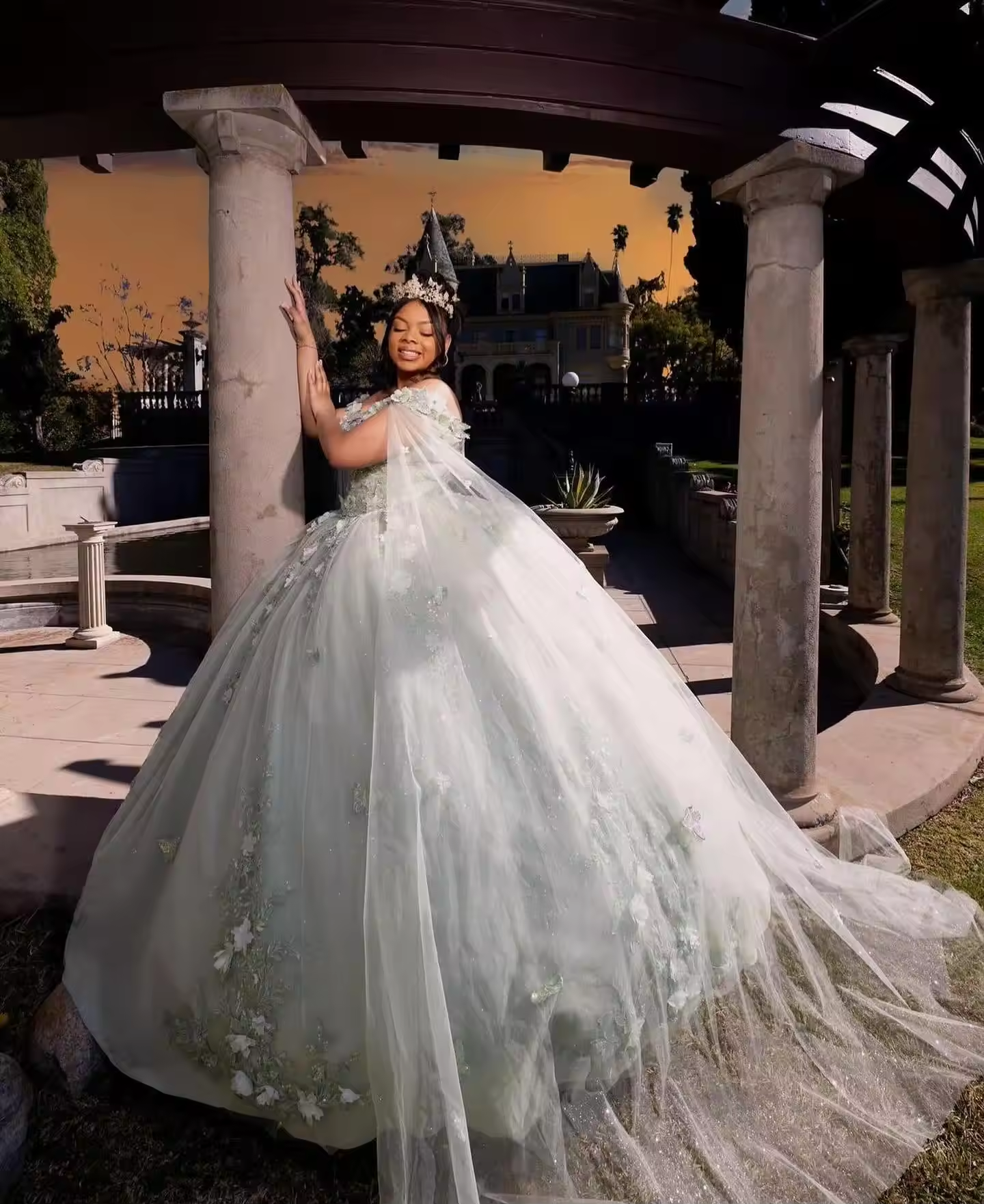 2025 Princess Ball Gown Off Shoulder Quinceanera Prom Evening Formal Dresses with Cape Retro Wedding Sweet 16 Girl Dress Cheap