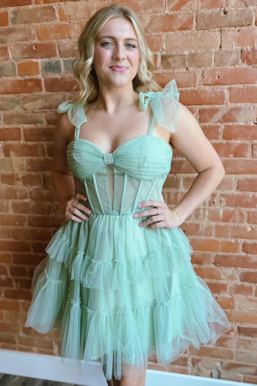 A-Line Sweetheart Tiered Tulle Short Homecoming Dresses with Bow Straps