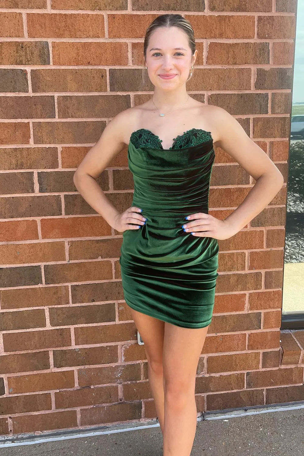 Bodycon Sweetheart Drark Green Velvet Short Homecoming Dresses