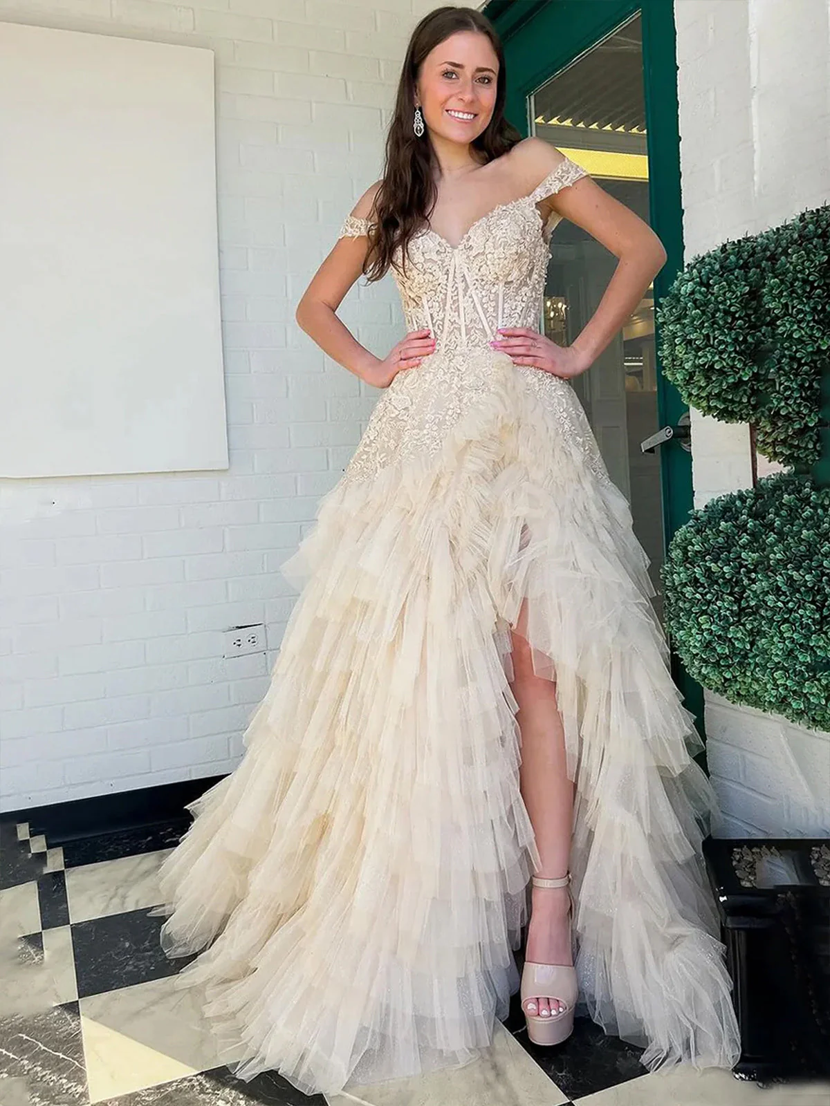 Champagne Off the Shoulder Tulle Prom Dress With Appliques