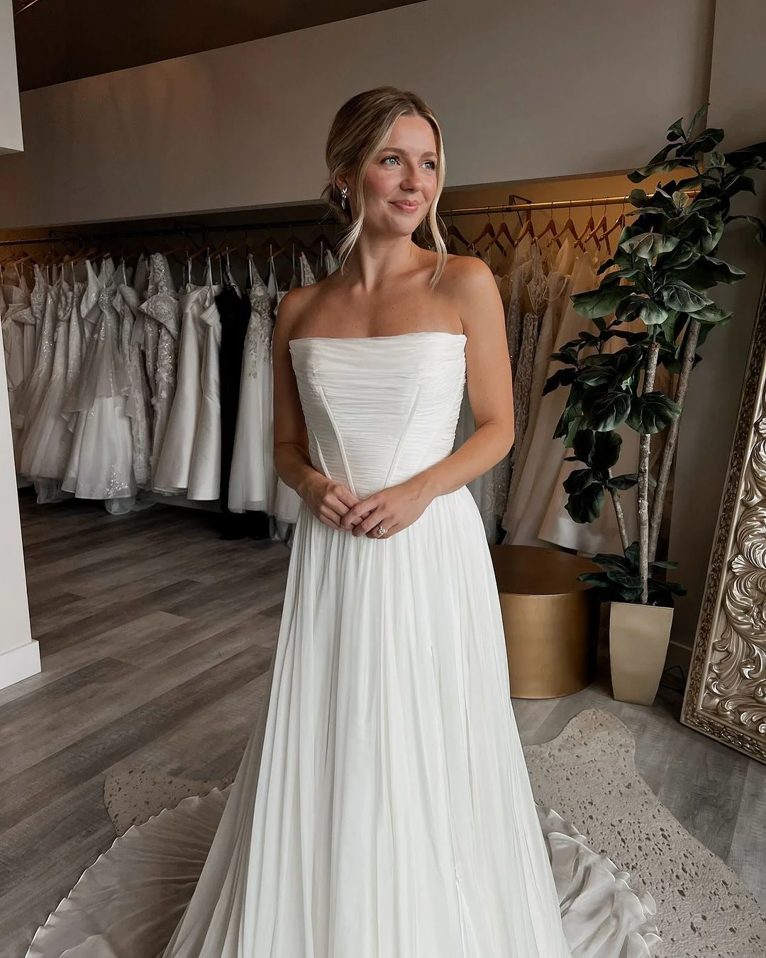 Chiffon A Line Strapless Corset Pleated Bridal Wedding Dresses with Split