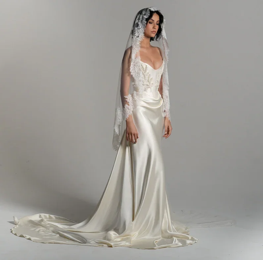 Customized White Cream Draped Satin Dress Waist Tight Corset Floor Standing Train Wedding Dress Bridal