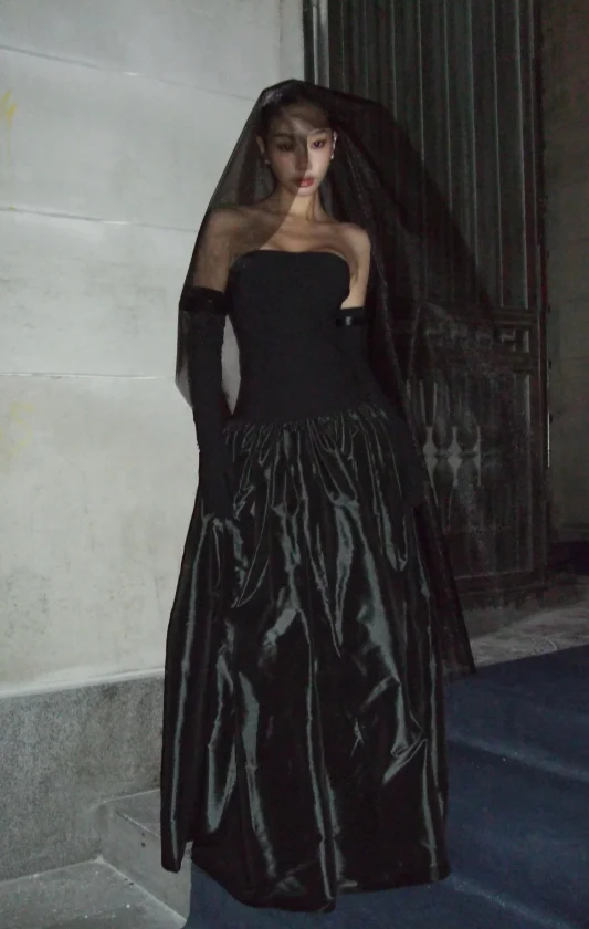 Elegant Strapless Sheath Black Long Prom Dresses Satin Black Formal Dresses