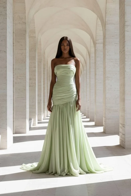 Elegant Strapless Sleeveless Square Prom Dress With Pleated