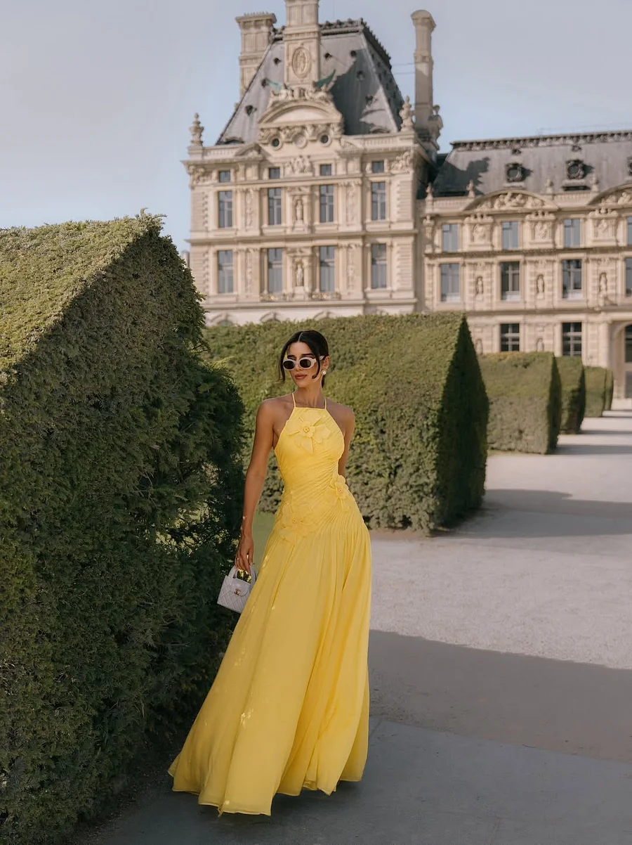 Elegant Yellow Chiffon Halter Applique Sleeveless Prom Dress with Pleated