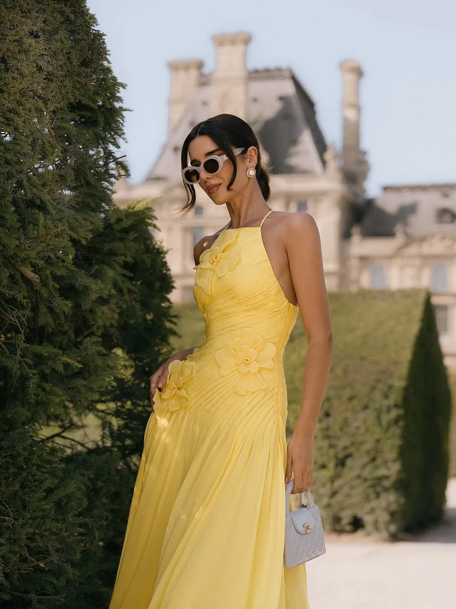 Elegant Yellow Chiffon Halter Applique Sleeveless Prom Dress with Pleated