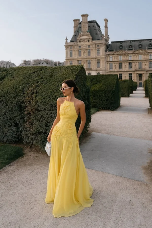 Elegant Yellow Chiffon Halter Applique Sleeveless Prom Dress with Pleated