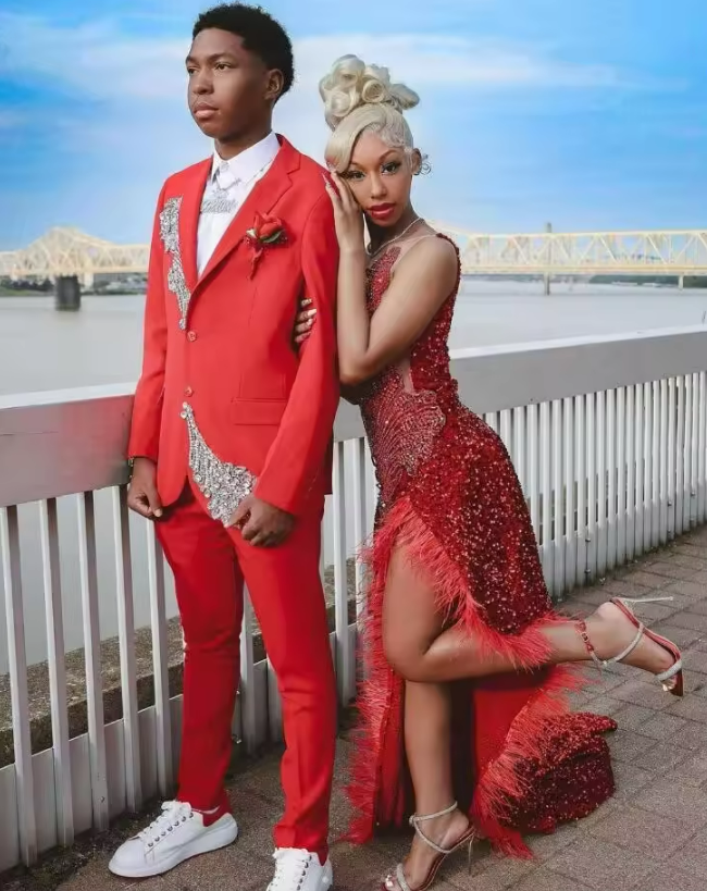 Red Sparkly Mermaid Prom Dresses Luxuey Diamond Crystal Feather Black Girl Sexy Slit Runway Party Birthday Gown for High School