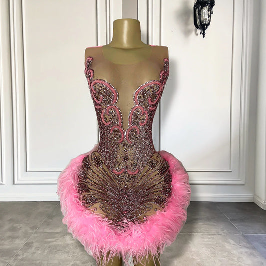 Muestra real de vestidos de fiesta de cumpleaños transparentes y sexys de lujo con brillantes diamantes rosas y plumas negras para niñas, vestidos de graduación cortos 