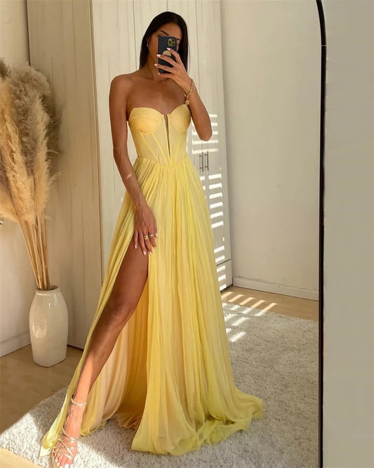 Vestidos de fiesta de gasa amarilla sin tirantes, corte A, abertura lateral, vestido de novia personalizado, sin mangas, largo hasta el suelo