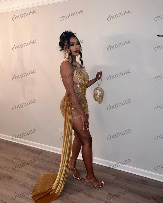 Vestidos de fiesta de cumpleaños para mujer con escote redondo y cola lateral de terciopelo dorado 