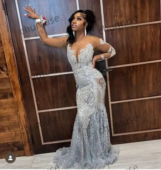 Vestido de noche formal de sirena con brillantes diamantes plateados y malla transparente de lujo 