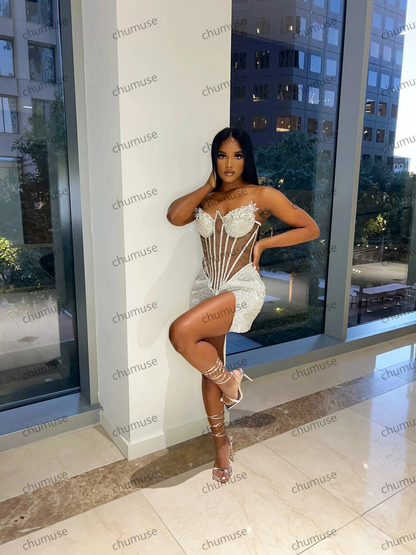 فساتين حفلات قصيرة مثيرة لامعة مزينة بالخرز وفساتين حفلات أعياد الميلاد للفتيات باللون الأسود مزينة بالترتر 