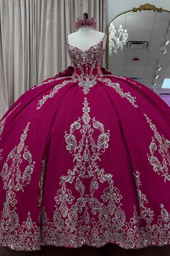 V Neck Spaghetti Straps Sleeveless Beaded Sequins Appliques Burgundy Quinceañera Dress