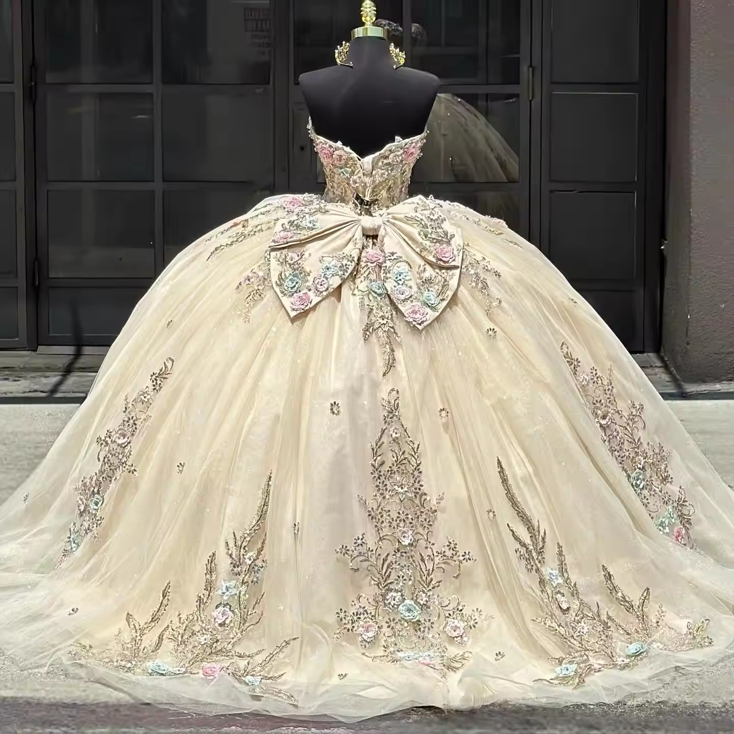 2025 Vestido De 15 Anos Sweet 16 Quinceanera Wedding Party Dreses Champagne with Bow and Corset Gold Embroidery Prom Cheap