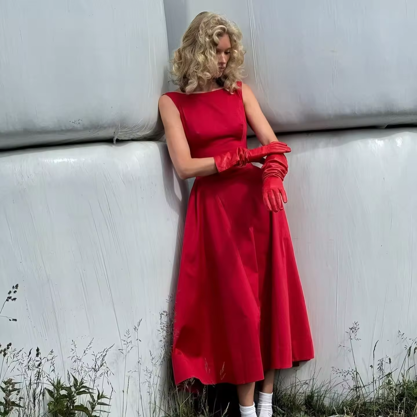 2025 Elegant and Beautiful Women's Dresses Red Sleeveless New Year Party Dresses Sexy Casual Birthday Dress