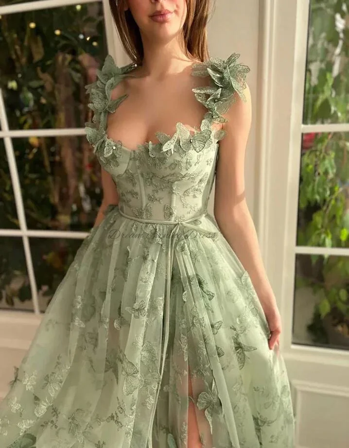 Vestido de noche de tul con corte en A y abertura alta, corte en A, color verde hierba, con escote en forma de corazón y calcomanía 3D, ideal para fiestas de cumpleaños.