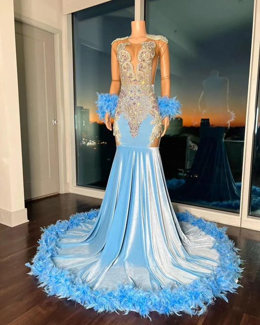 Vestidos de baile luxuosos de veludo azul sereia com cristais e penas para festa formal, segunda recepção e festa de aniversário